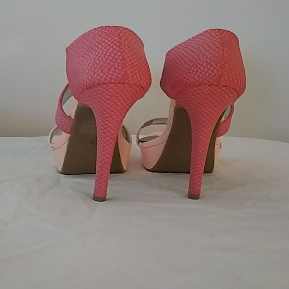 Shoes - Picture 2 of 4